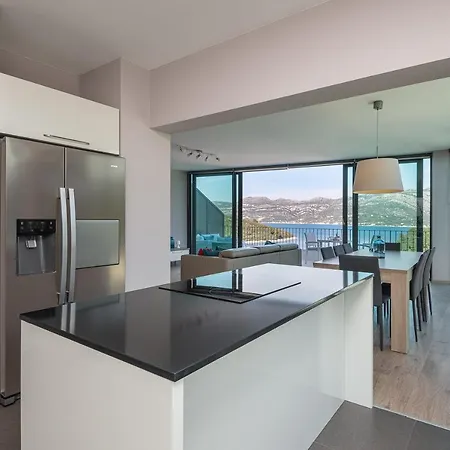 Hill Penthouse Zrnovo