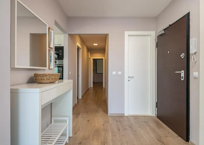 Hill Penthouse Apartamento Zrnovo