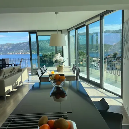 Hill Penthouse *